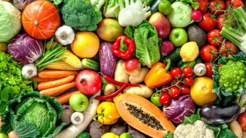 groente en fruit volledig scherm gevuld het antwoord op een Wat is een gezond vegan dieet